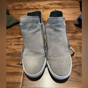 Steve Madden High Top Sneakers